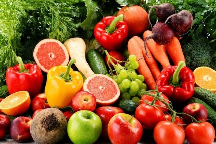 Dieta ta zilnică pentru pierderea în greutate poate include majoritatea legumelor și fructelor